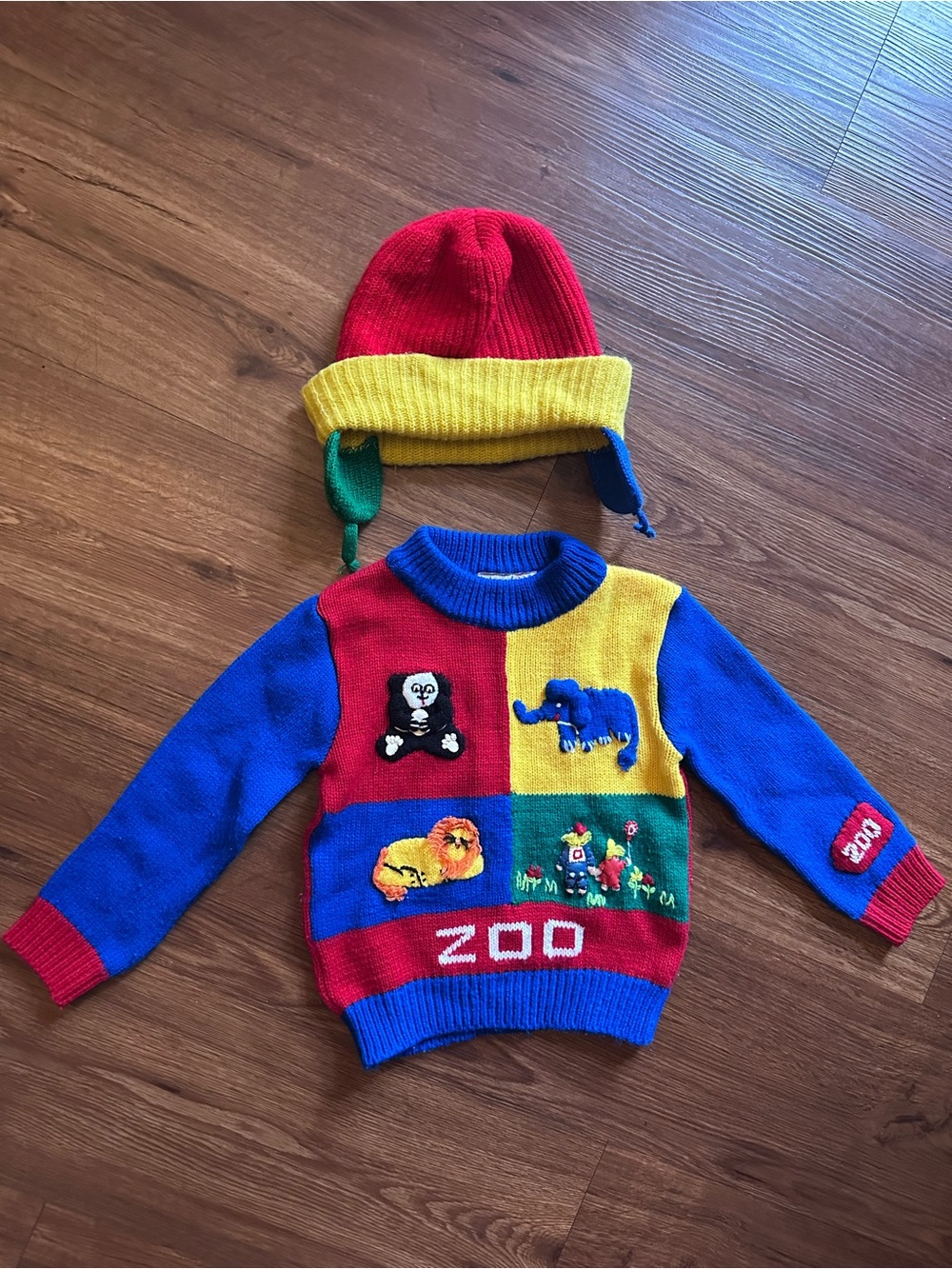 Vintage Colorblock Zoo Animal Knit Sweater & Hat Set - Red, Blue, Yellow, Green